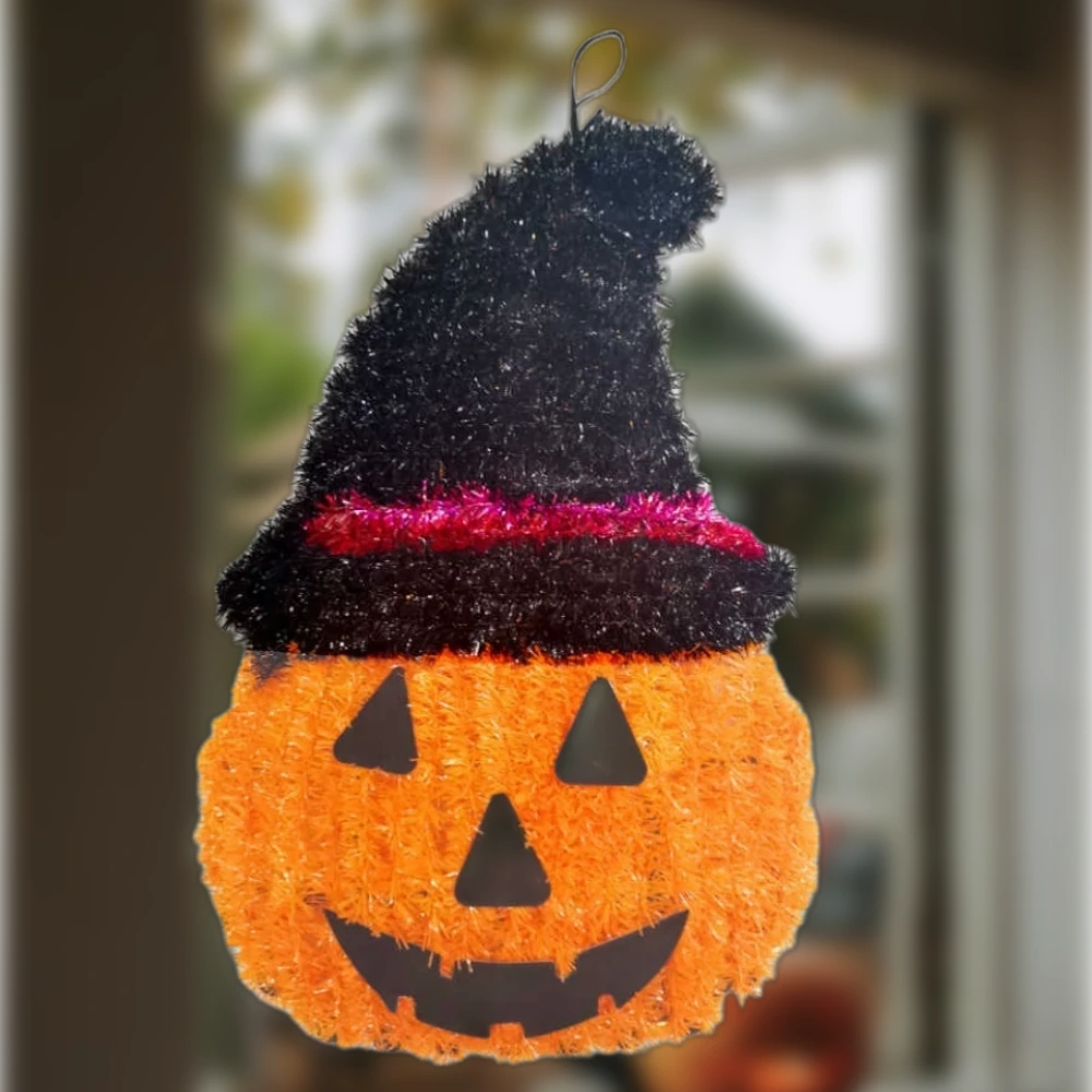 Halloween tök alakú függődísz 1 db, 34 cm, boszorkánykalappal